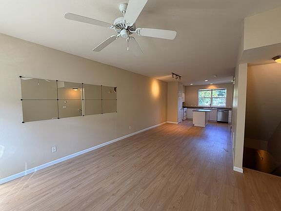 3rd image of 714 SE Fairwinds Loop