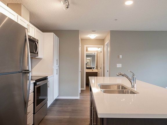 4th image of 394 Windermere Rd NW #210