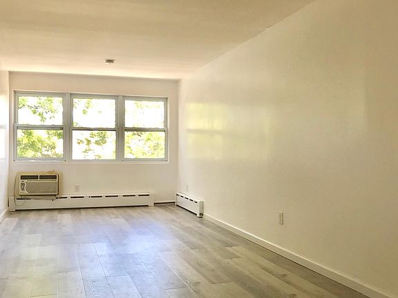 2nd image of 117 28th Ave #2