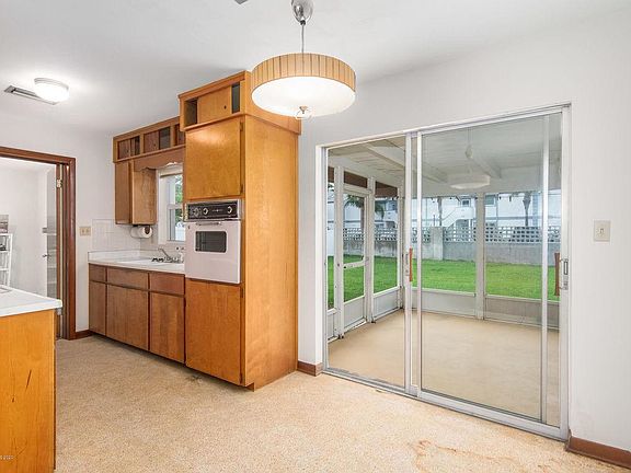 3rd image of 336 Harbor Dr