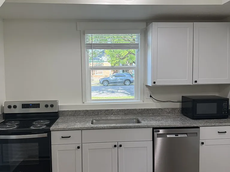 215 S 400 W #A — Photo 9