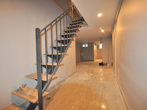 4th image of 423 Rogers Ave #44A
