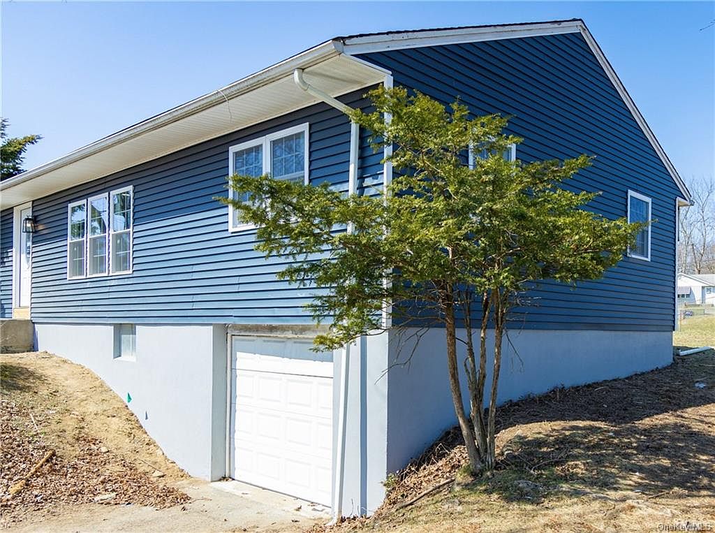 11 Cresthaven Drive, New Windsor, NY 12553 Zillow