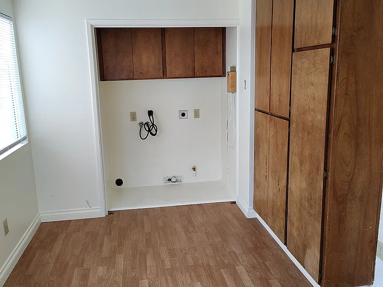 123 W Liberty St — Photo 15