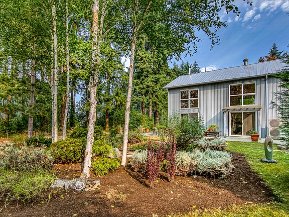 The gardening and outdoor entertaining opportunities are exceptional!