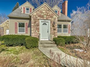 918 Whitlock Rd, Rochester, NY 14609