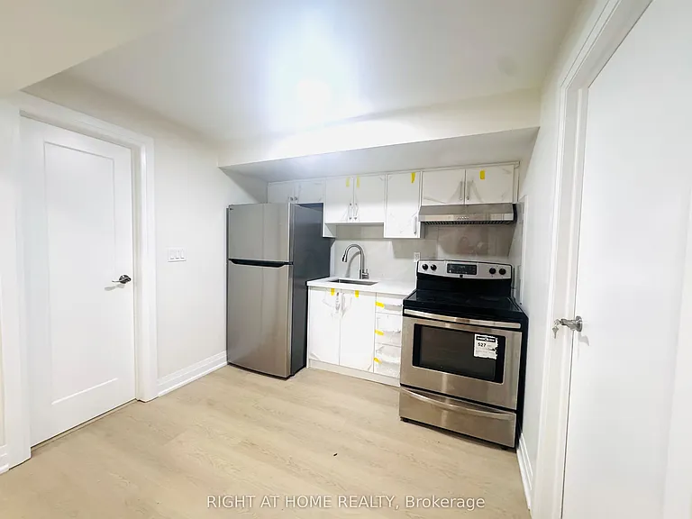 26 Goodview Rd #BASEMENT — Photo 10