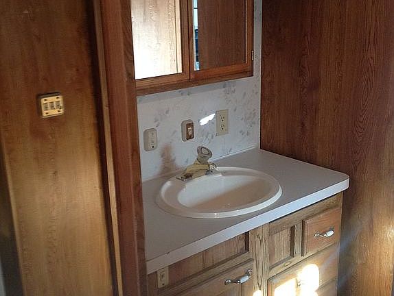 3rd image of 7853 Delmar Ave #2