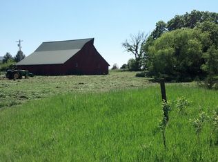 2064 Sunset Rd, Seward, NE 68434