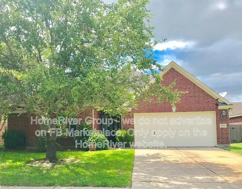 4 bed, 2.0 bath, 2427 sqft, $2,700 — Photo 2