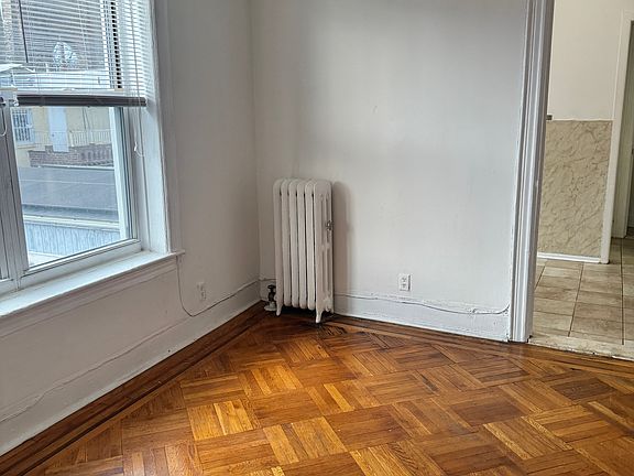4th image of 2112 22nd Dr APT 2F
