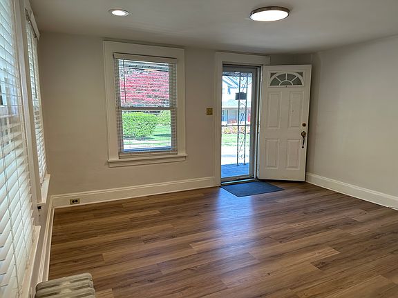 4th image of 515 Farview St #B