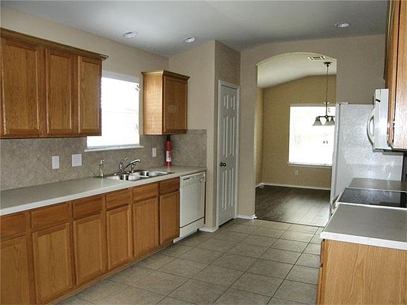 5th image of 1018 W South St