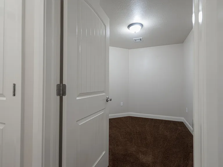 986 Camel Springs Dr — Photo 20