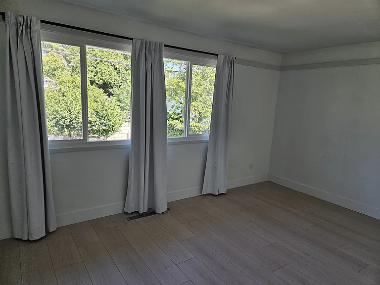 3657 Broadmoor Blvd — Photo 28