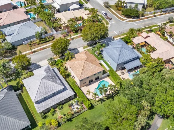 16831 SW 6th St, Pembroke Pines, FL 33027