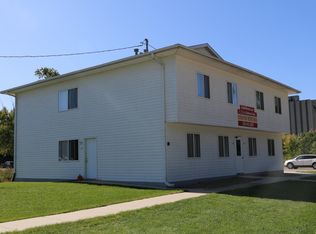1118 W 20th St, Cedar Falls, IA 50613