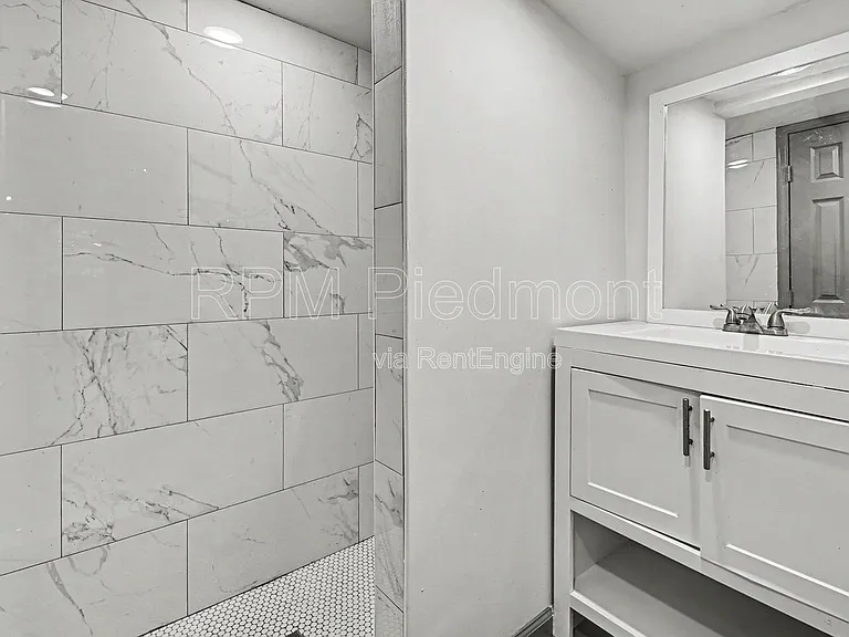 3181 Church St #C — Photo 16