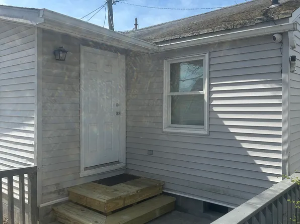 256 E Montauk Highway Cottage #7, Hampton Bays, NY 11946