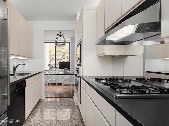 4th image of 45 E 80th St APT 3A