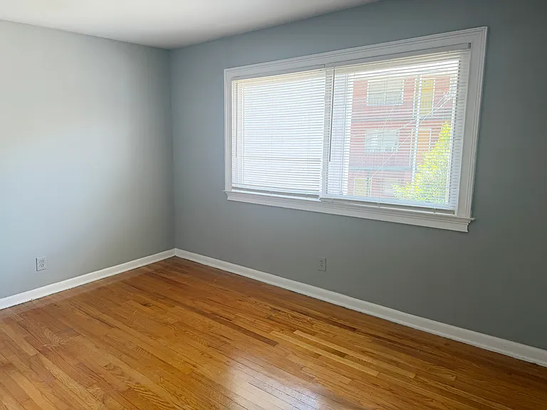 1177 Woodland Ave NE #7 — Photo 8