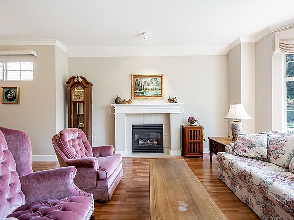 4th image of 15425 Rosemary Heights Cres #3