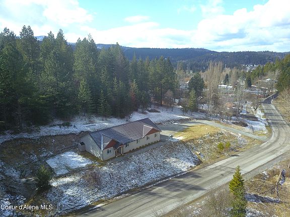 5th image of 815 Country Club Ln