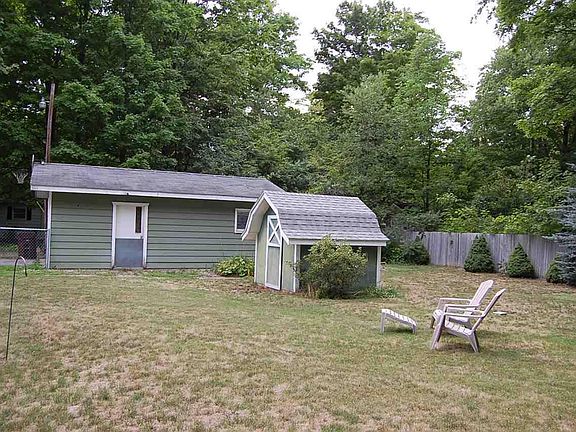 4th image of 4428 Hickory Dr