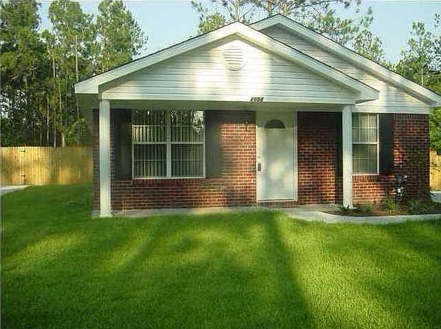 1st image of 2854 N 32nd Ave