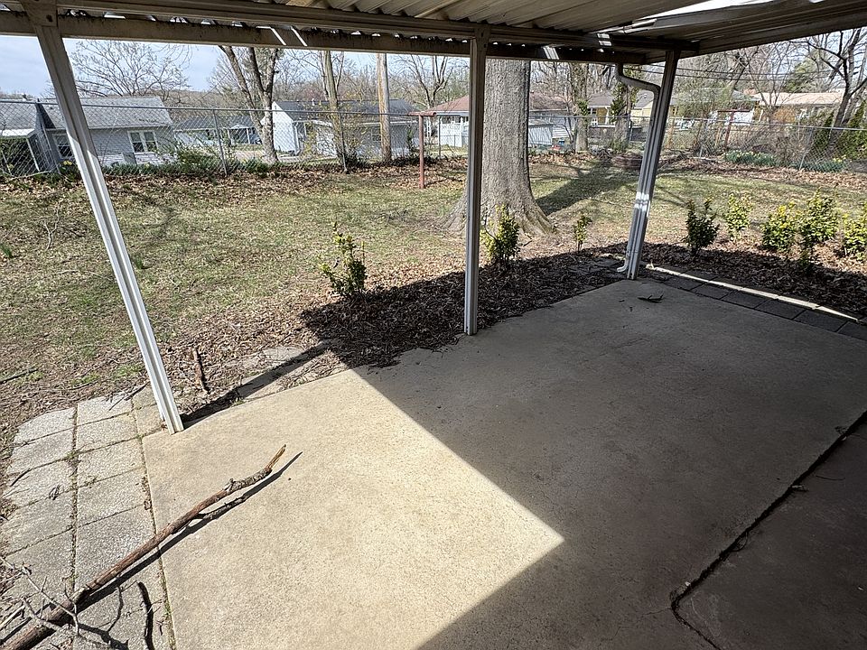 2nd image of 1025 Caufield Dr