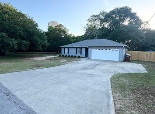 5661 Fairview Dr, Milton, FL 32570
