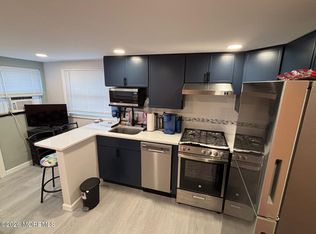2 Neptune Pl, Keansburg, NJ 07734