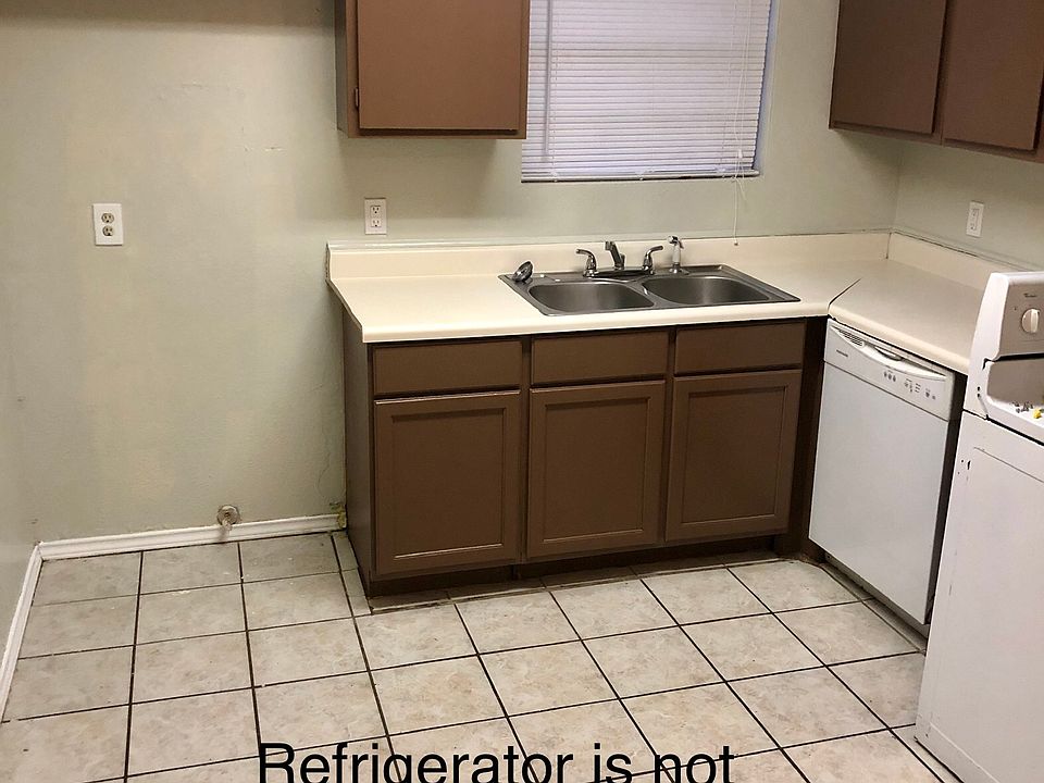 1st image of 921A W Summercrest Blvd