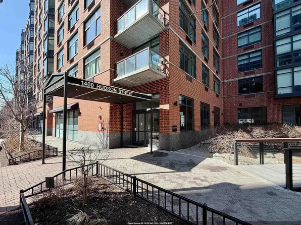 1400 Hudson Street image 1 of 25