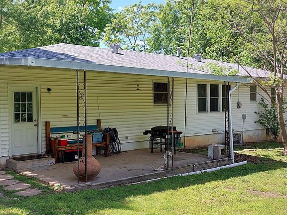 4th image of 206 S Hill Dr