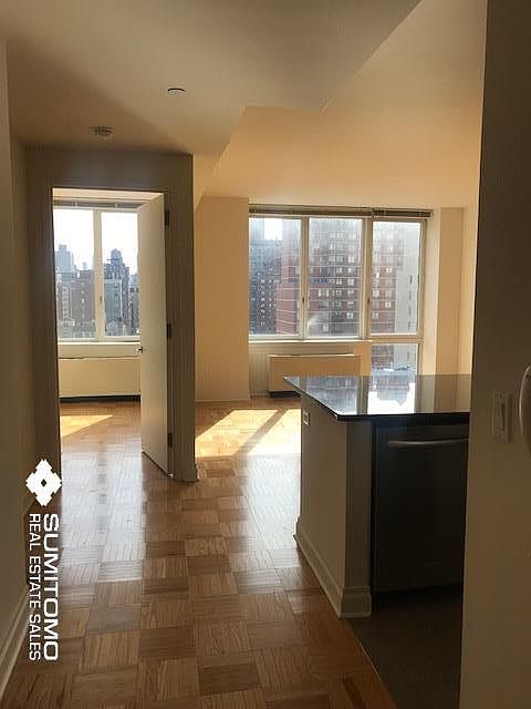 1st image of 1510 Lexington Ave APT 15V