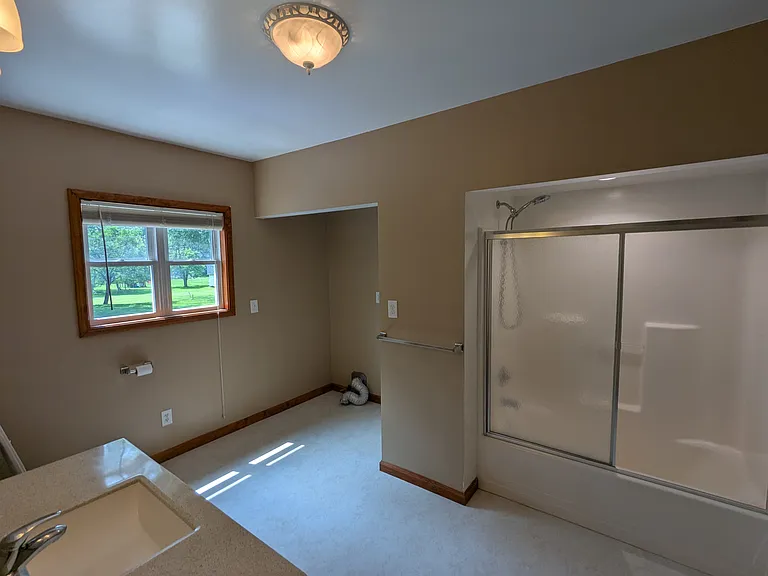 923 Orchard Park Rd — Photo 6