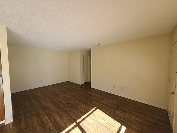 4th image of 2170 Knoll Crest Dr #2170
