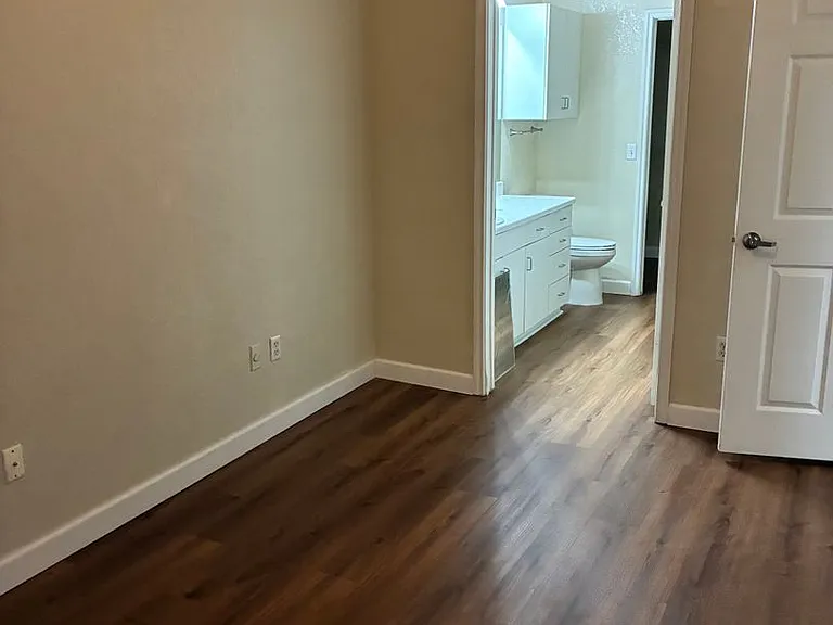 860 N Orange Ave #101 — Photo 11