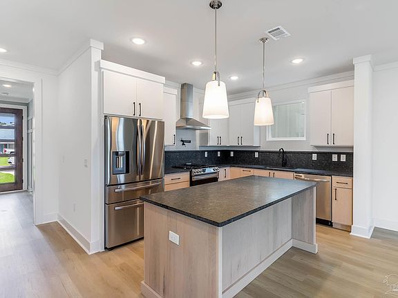 5th image of 1179 W Intendencia St
