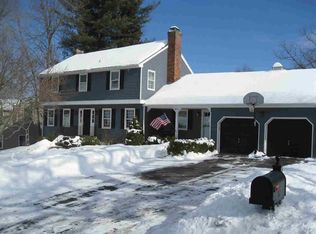 11 Meadowview Dr, Poughkeepsie, NY 12603