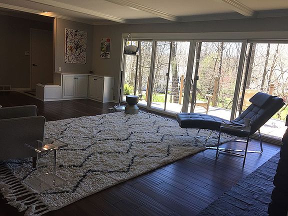 3rd image of 640 Oakwood Dr