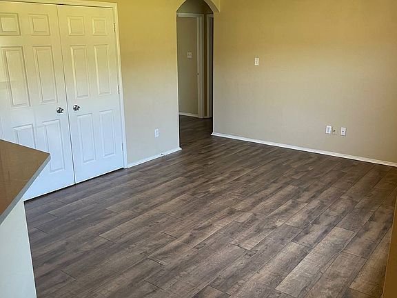 4th image of 125 Lindas Creek Ln #125