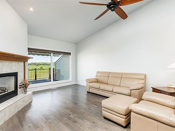 2nd image of 3517 Briarwood Blvd