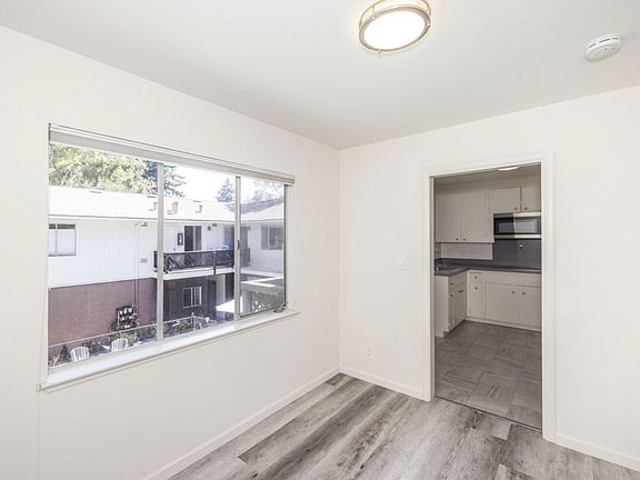 4th image of 500 Palo Alto Ave APT C