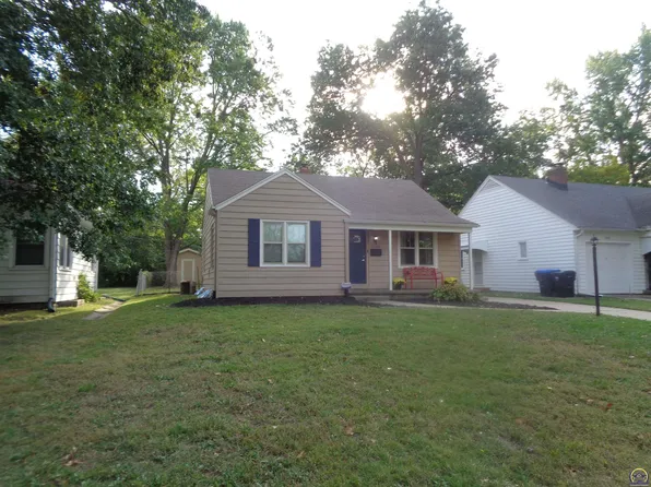 2028 SW Stone Ave, Topeka, KS 66604