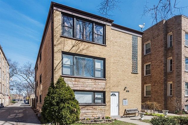 1st image of 4850 Elm St APT 2