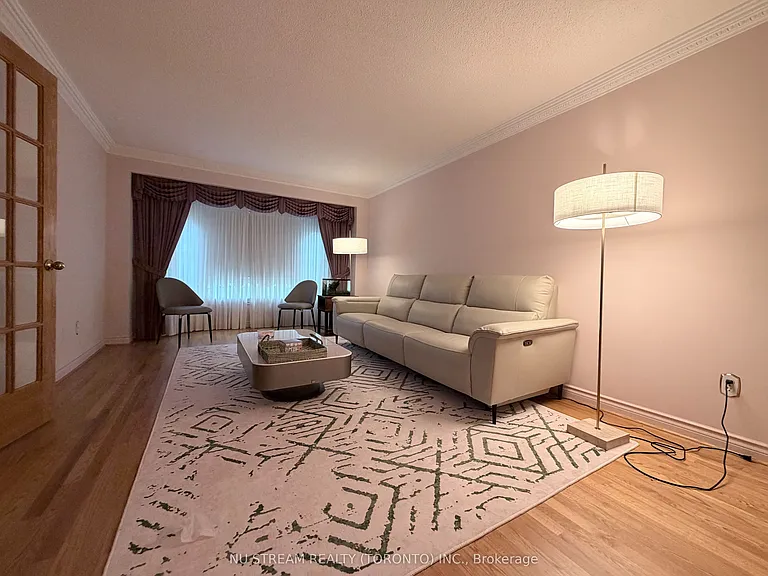 8 Roverdale Ct — Photo 4