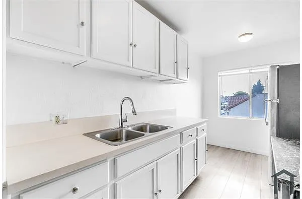 Photo 2 of 12 - 1805 W 80th St #8 - Los Angeles, CA Building Photo - 1805 W 80th St #8