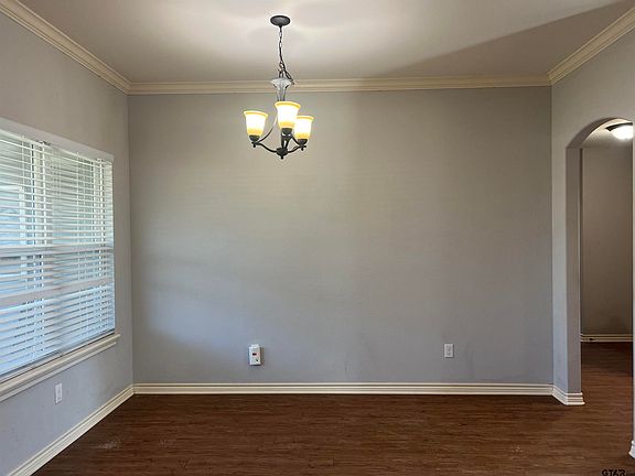 5th image of 101 Bristol Cir